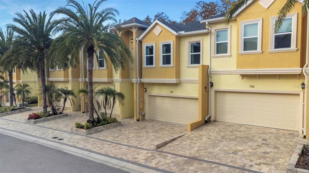 754 GRAND CYPRESS LANE TARPON SPRINGS, FL 34689