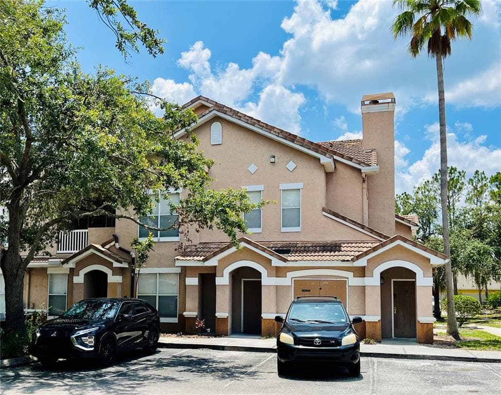17942 VILLA CREEK DRIVE UNIT 17942 TAMPA, FL 33647