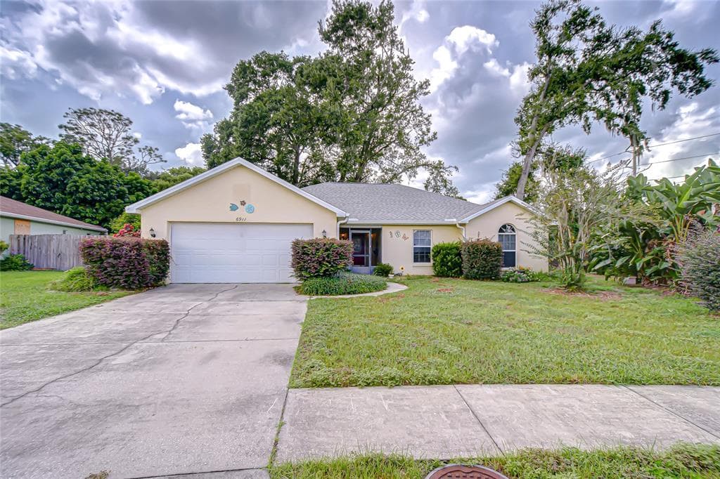 6911 OAKCREST WAY ZEPHYRHILLS, FL 33542