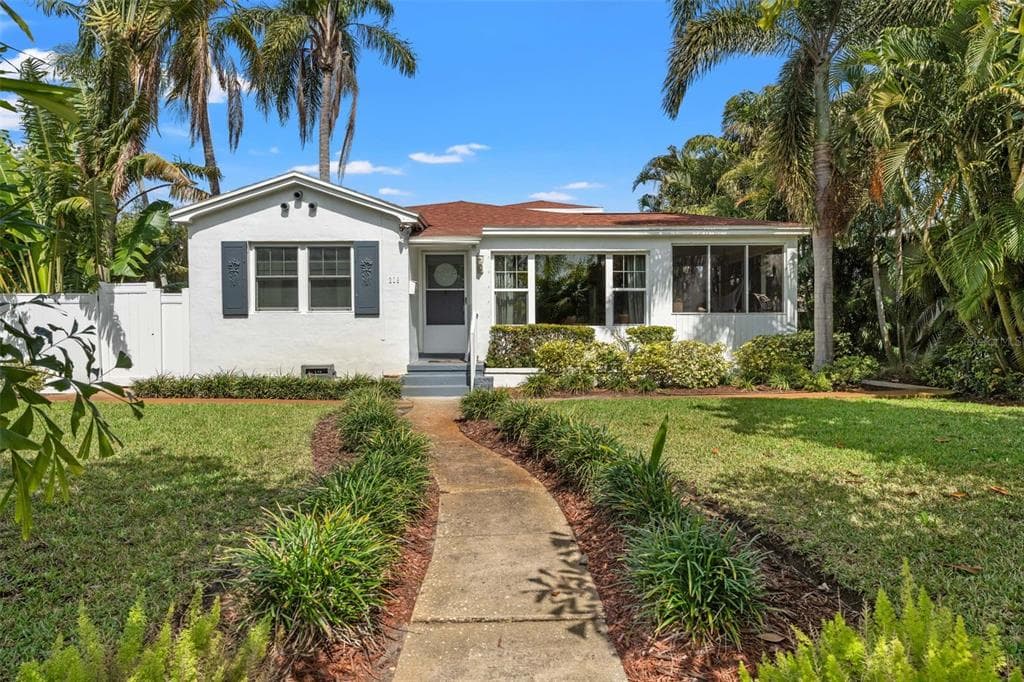 209 17TH AVENUE N ST PETERSBURG, FL 33704