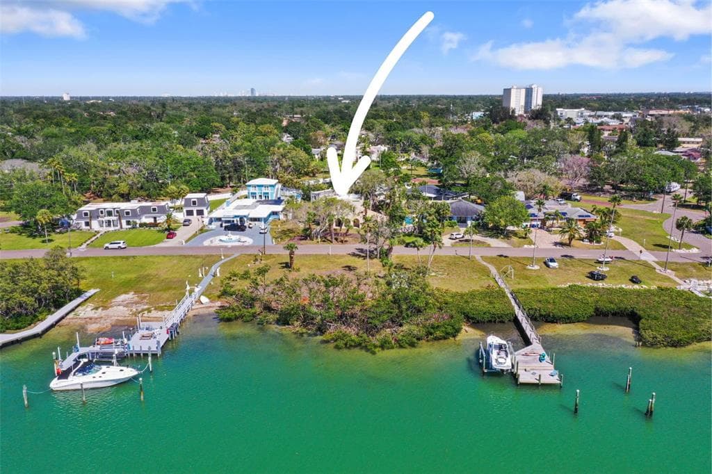 636 SUNSET DRIVE S ST PETERSBURG, FL 33707