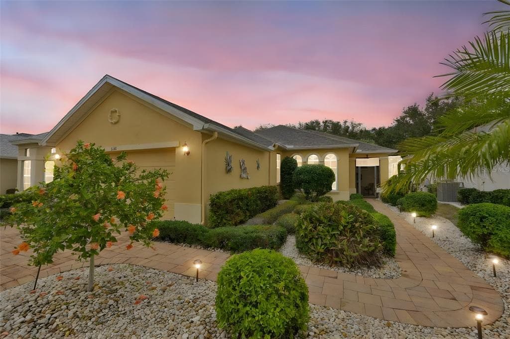 1118 EMERALD DUNES DRIVE SUN CITY CENTER, FL 33573