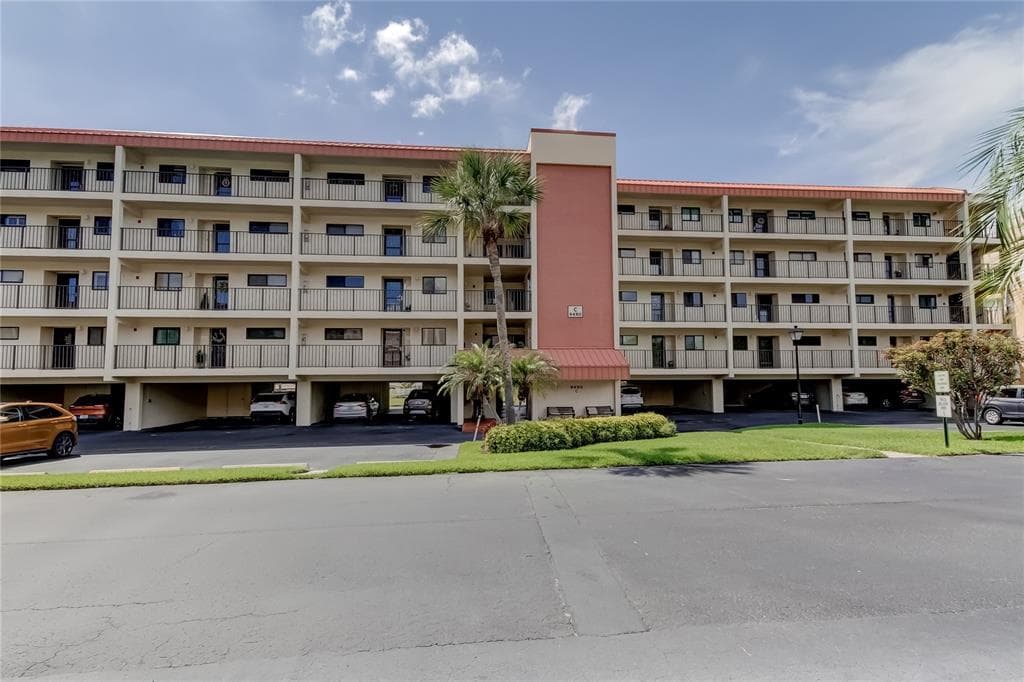 9490 HARBOR GREENS WAY UNIT 202 SEMINOLE, FL 33776
