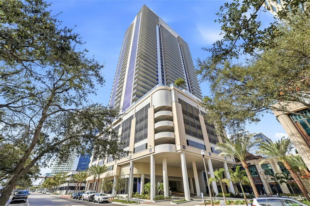 275 1ST AVENUE S UNIT 1207 ST PETERSBURG, FL 33701