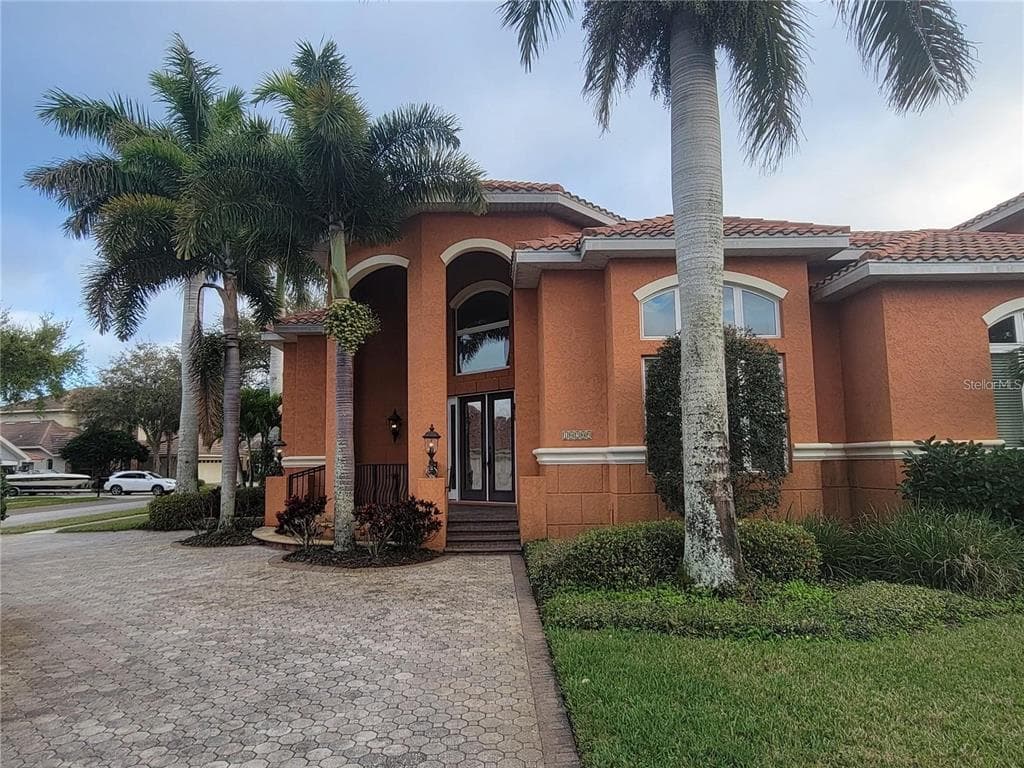 10209 THURSTON GROVES BOULEVARD LARGO, FL 33778