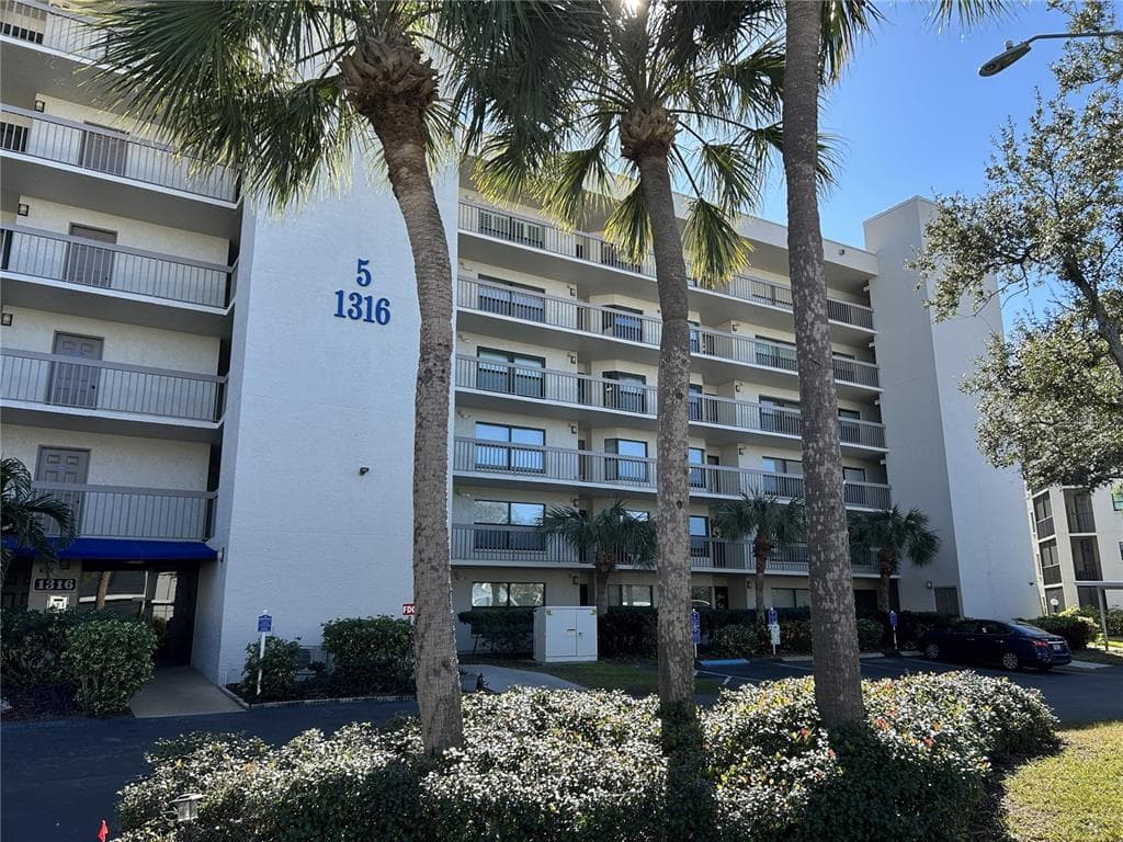 1316 PASADENA AVENUE S UNIT 202 SOUTH PASADENA, FL 33707