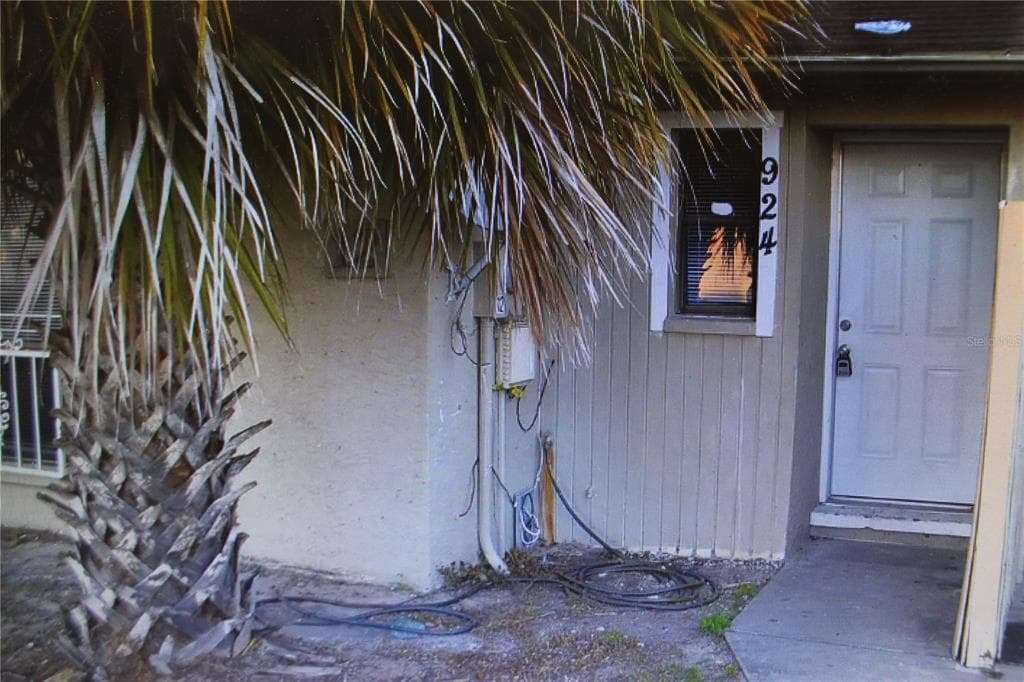 924 OTTO VILLA PLACE UNIT 12 TAMPA, FL 33612