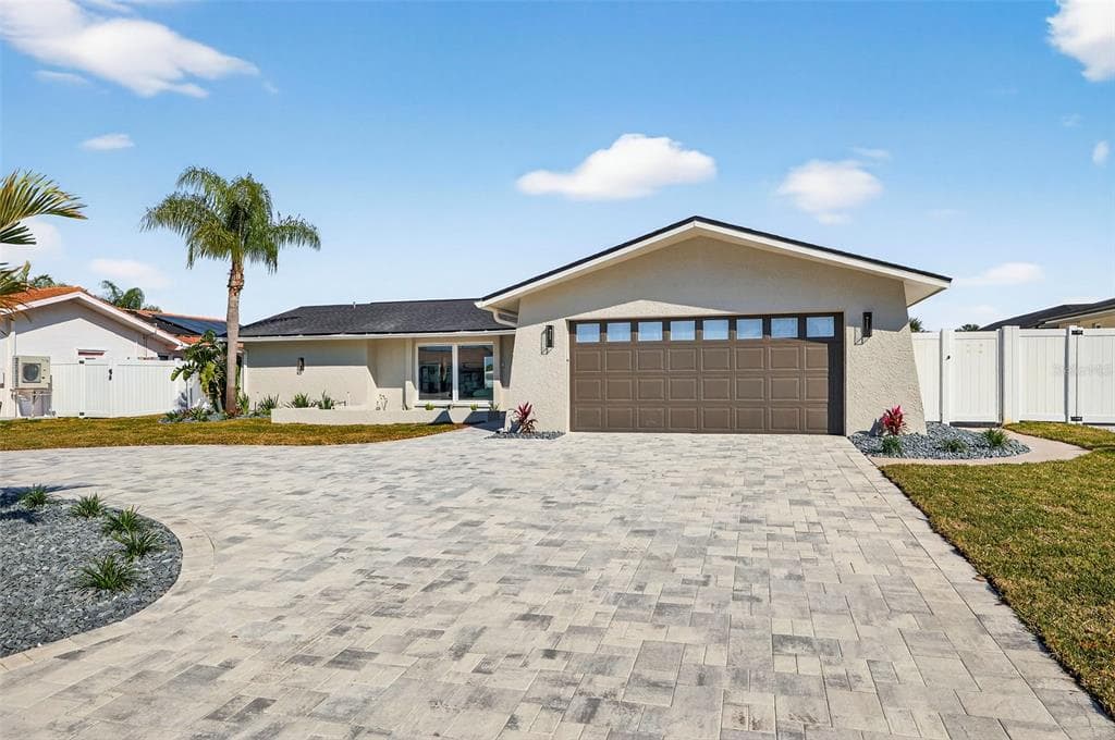 4426 43RD STREET S ST PETERSBURG, FL 33711