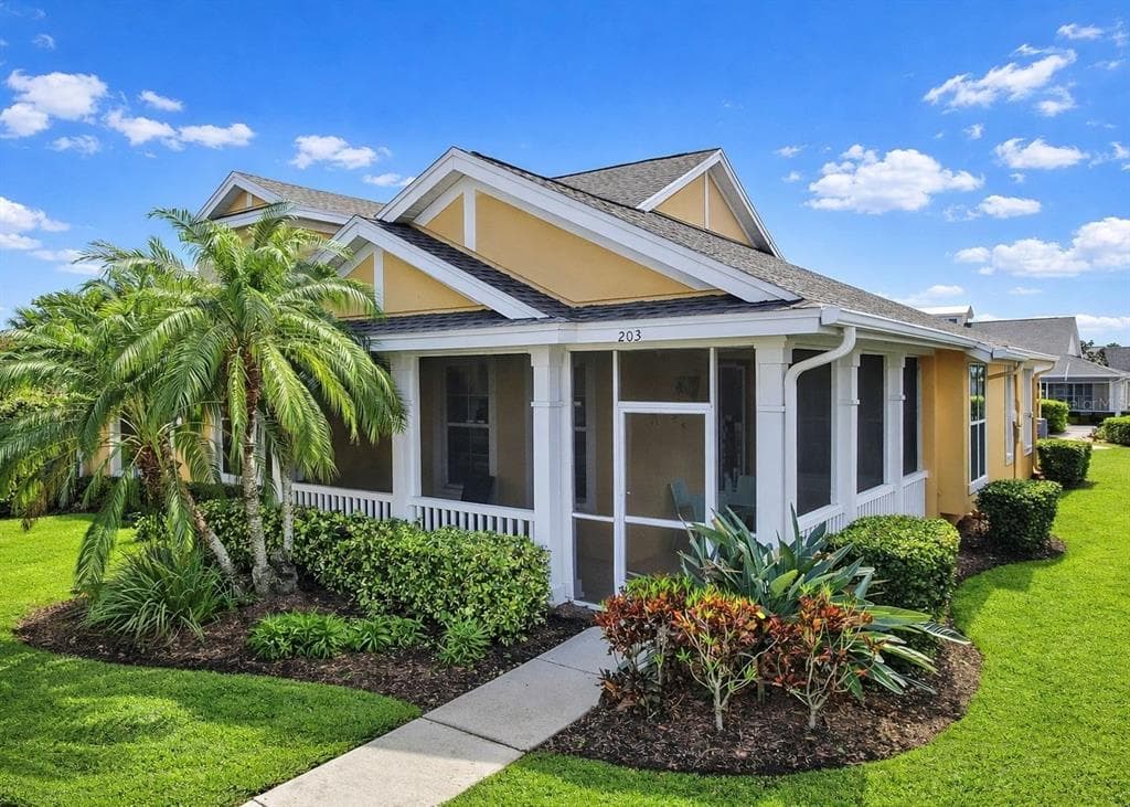 203 OCEANIA COURT APOLLO BEACH, FL 33572
