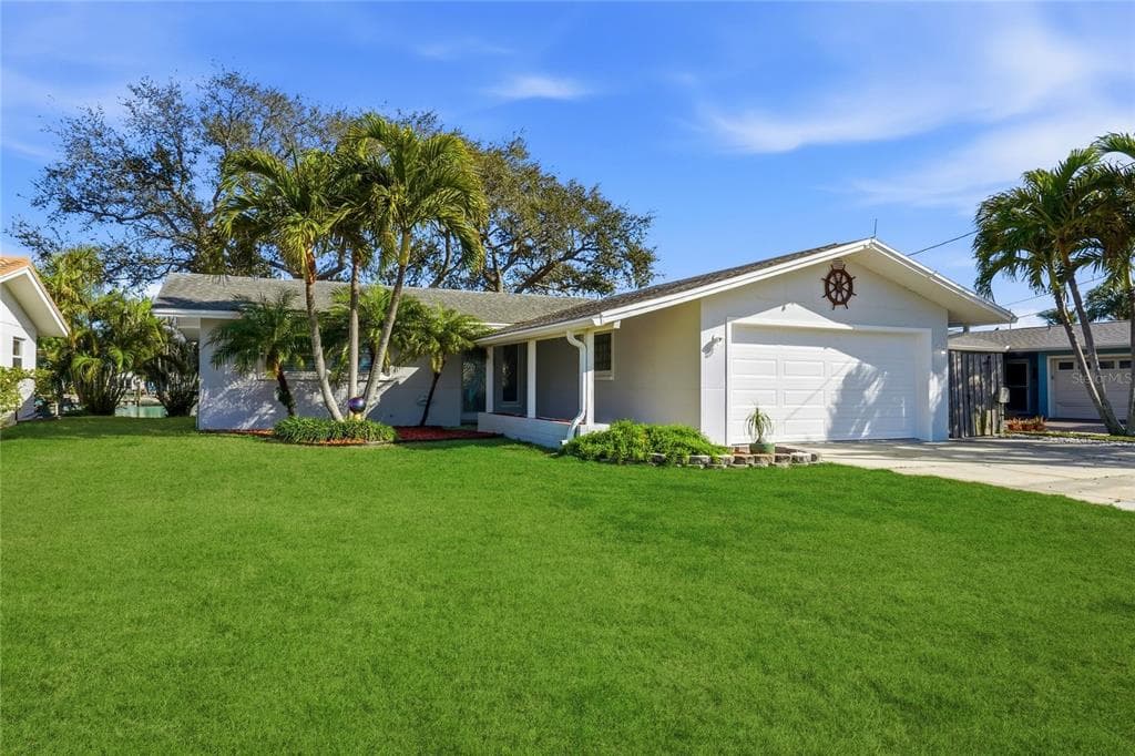 541 LILLIAN DRIVE MADEIRA BEACH, FL 33708