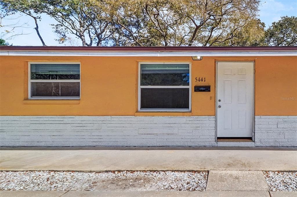 5441 OCEANIC ROAD HOLIDAY, FL 34690