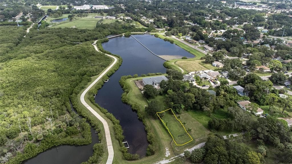 3834 29 AVENUE ST PETERSBURG, FL 33711