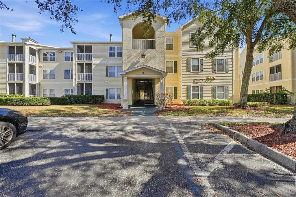 18311 BRIDLE CLUB DRIVE TAMPA, FL 33647
