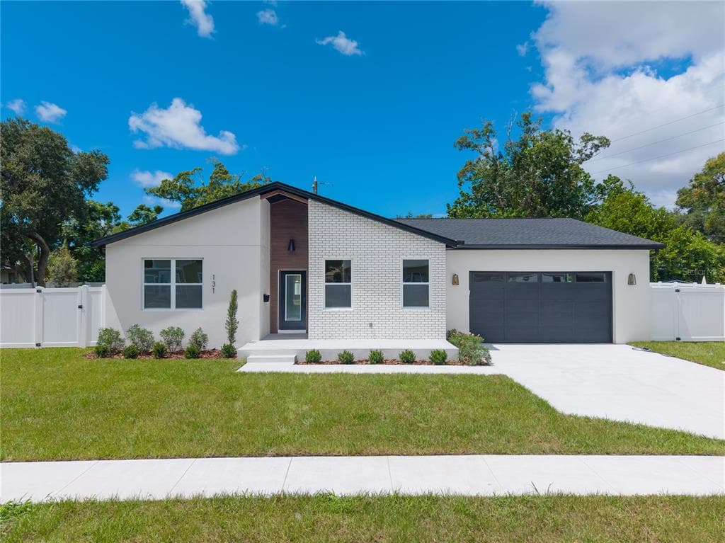131 KINGSTON STREET S ST PETERSBURG, FL 33711