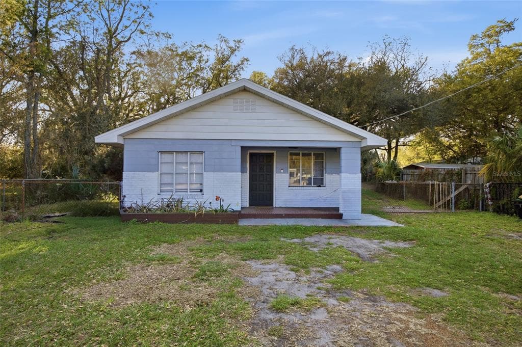 907 CENTER STREET PLANT CITY, FL 33563