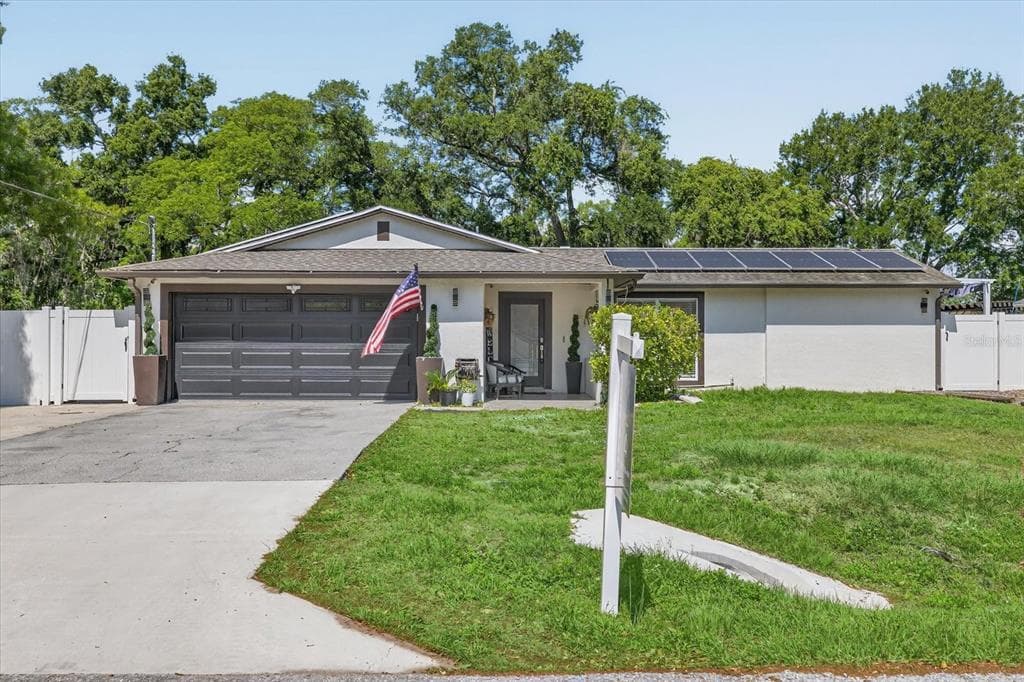 6816 E CREEK DRIVE TAMPA, FL 33615