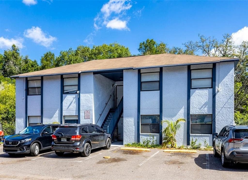 1810 E 143RD AVENUE UNIT 2 TAMPA, FL 33613
