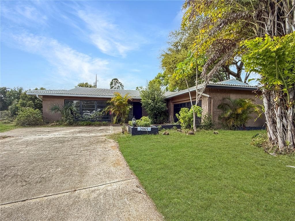 2065 ENVOY COURT CLEARWATER, FL 33764