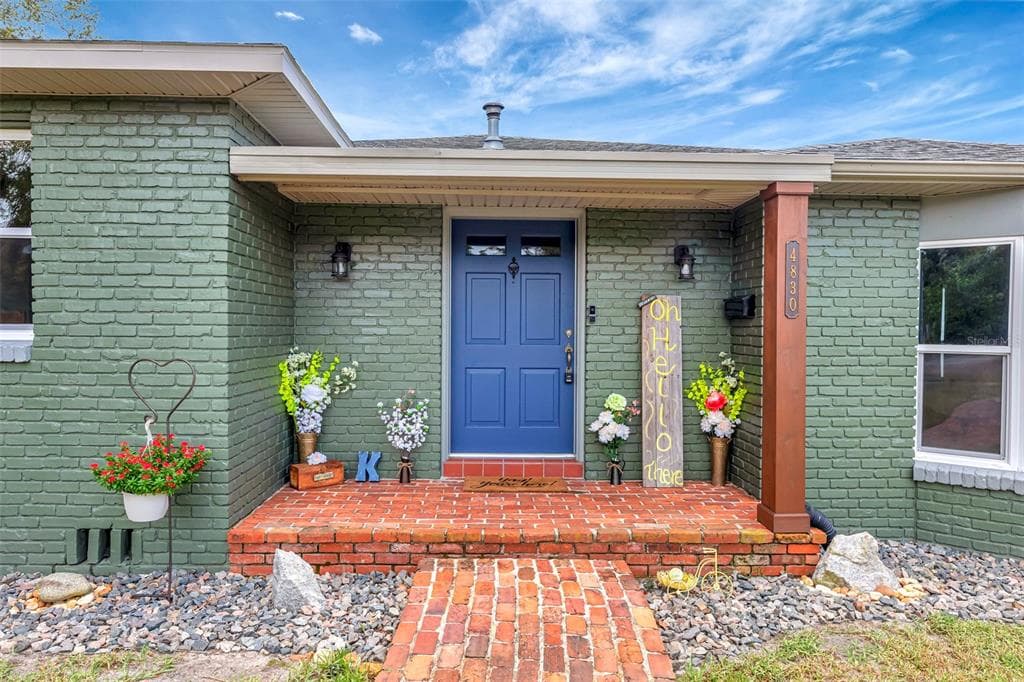 4830 3RD AVENUE N ST PETERSBURG, FL 33713