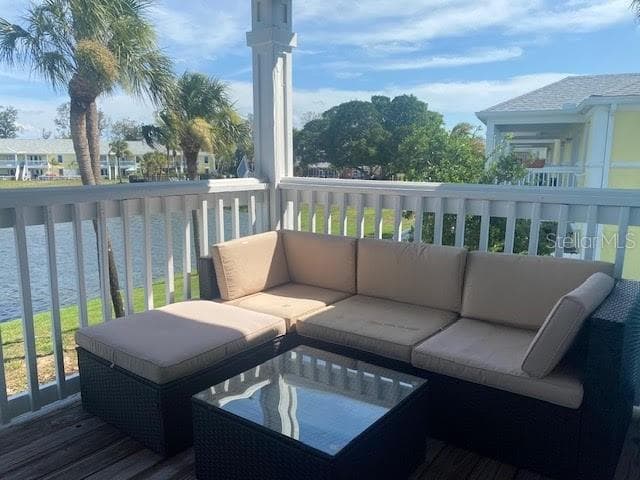 136 POMPANO DRIVE SE UNIT D ST PETERSBURG, FL 33705