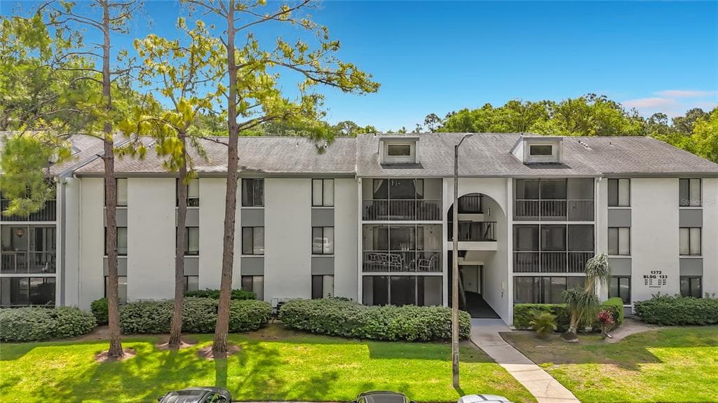 1372 PINE RIDGE CIRCLE E UNIT H3 TARPON SPRINGS, FL 34688