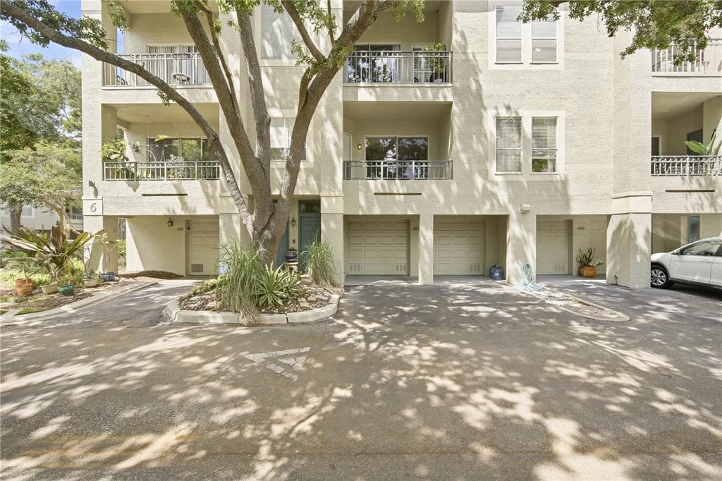 604 SEASCAPE WAY TAMPA, FL 33602