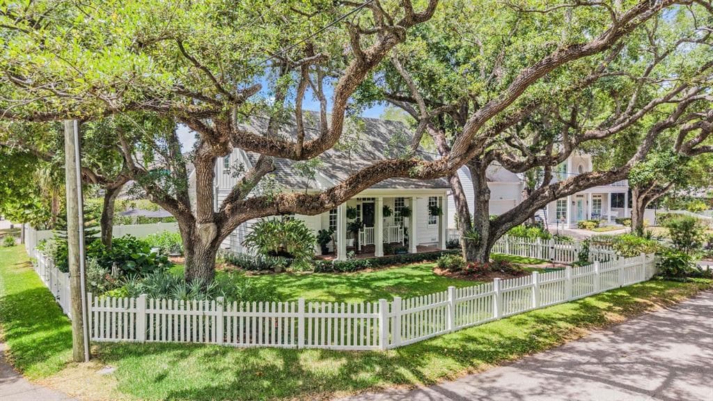1707 S HESPERIDES STREET TAMPA, FL 33629