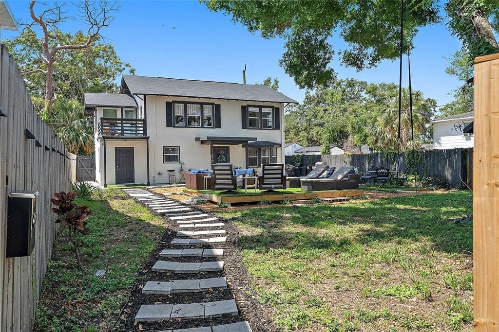 2810 2ND AVENUE S UNIT B ST PETERSBURG, FL 33712