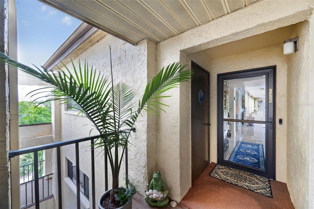 700 STARKEY ROAD UNIT 352 LARGO, FL 33771