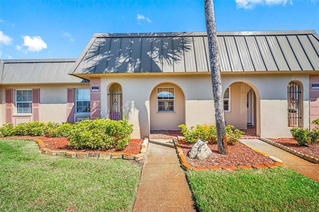 4127 HAMPTON DR UNIT 4127 NEW PORT RICHEY, FL 34652