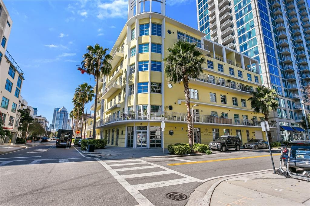 1212 E WHITING STREET UNIT 404