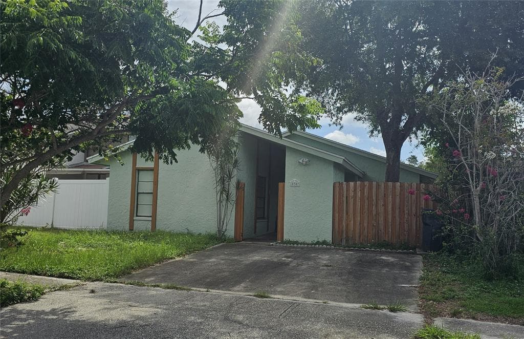 10307 PENNYTREE PLACE TAMPA, FL 33624