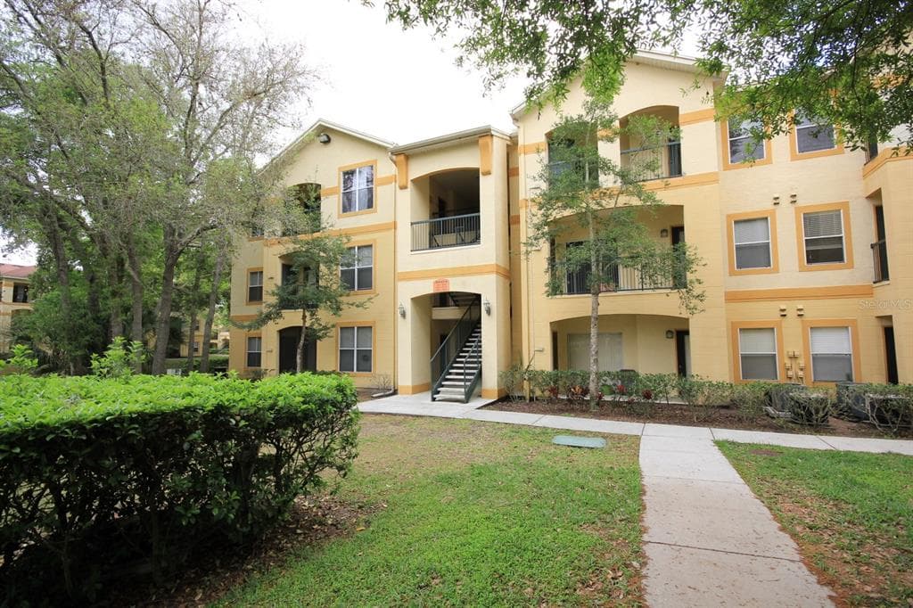 5608 PINNACLE HEIGHTS CIRCLE UNIT 307 TAMPA, FL 33624