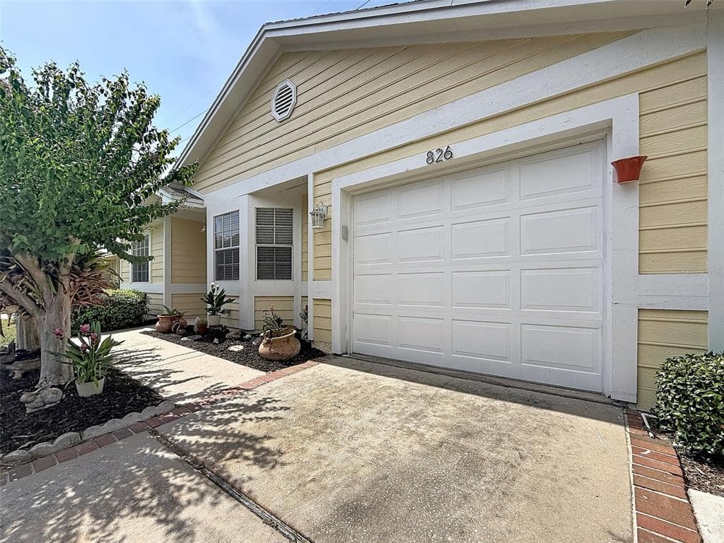 826 FRANKLIN CIRCLE PALM HARBOR, FL 34683