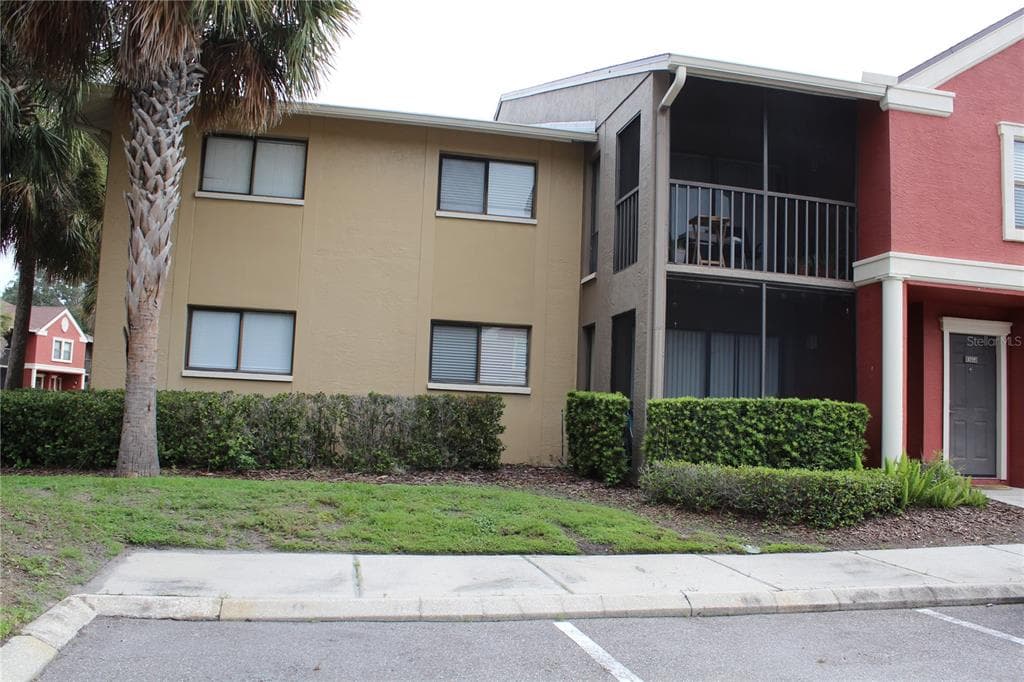 5717 BAYWATER DRIVE TAMPA, FL 33615