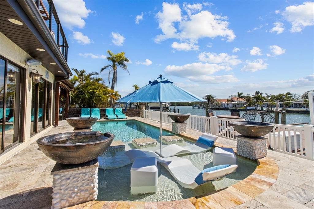 357 LA HACIENDA DRIVE