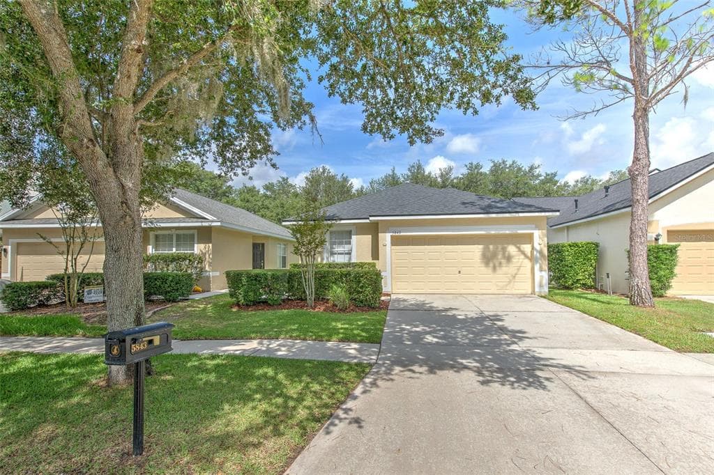 5843 WRENWATER LITHIA, FL 33547