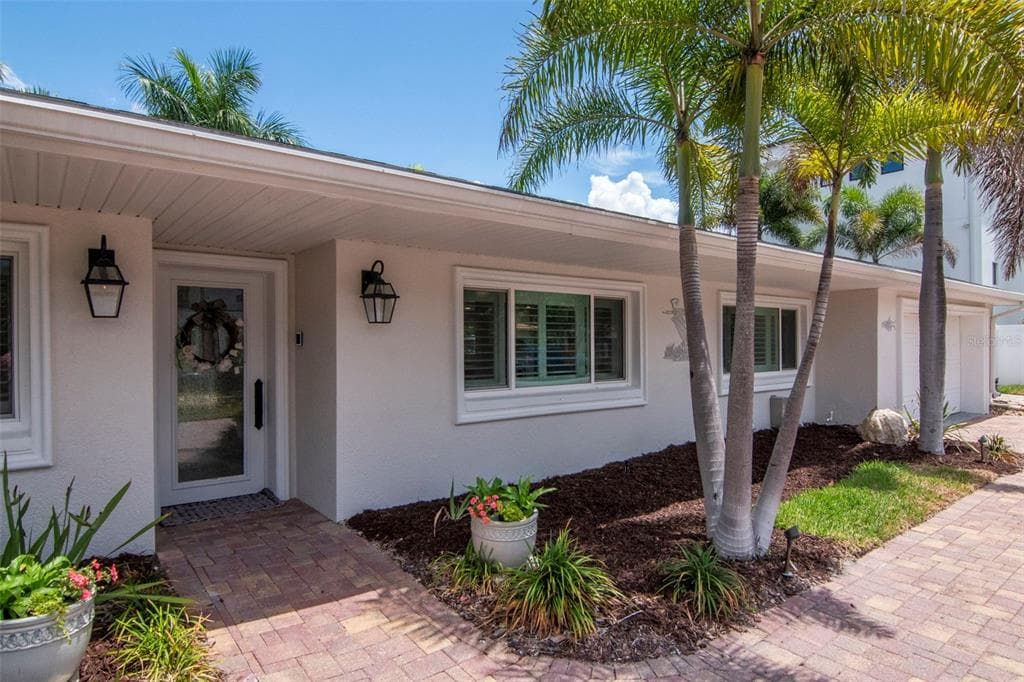4927 W MELROSE AVENUE N TAMPA, FL 33629