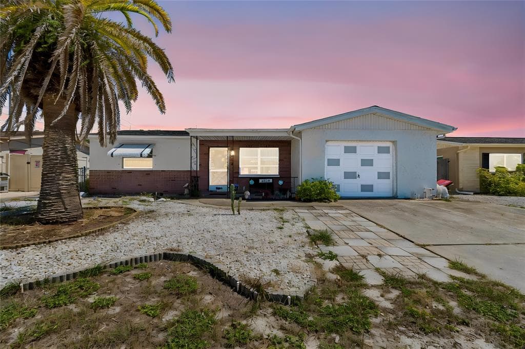 8052 DEDHAM DRIVE PORT RICHEY, FL 34668