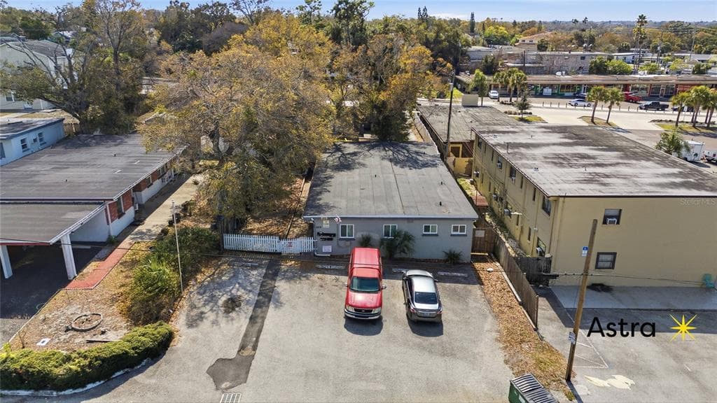 1429 LAURA STREET