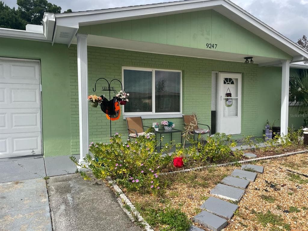 9247 WOLCOTT LANE PORT RICHEY, FL 34668