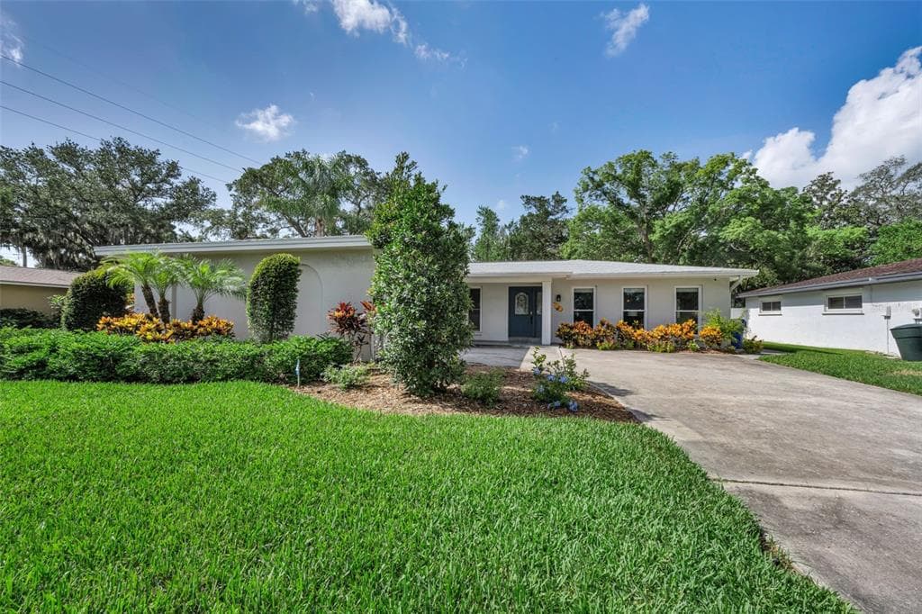 1541 PLEASANT GROVE DRIVE DUNEDIN, FL 34698