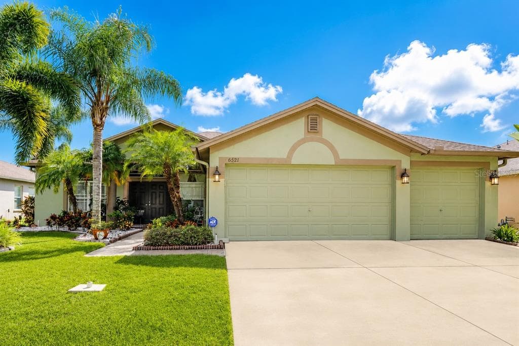 6521 CARRINGTON SKY DRIVE APOLLO BEACH, FL 33572