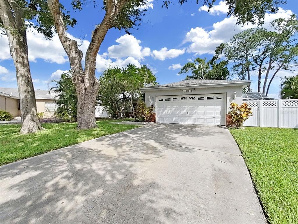 6996 122ND DRIVE LARGO, FL 33773