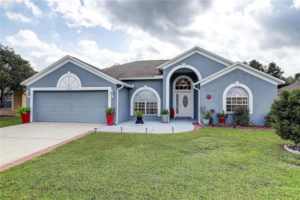 2242 TOWERING OAKS CIRCLE SEFFNER, FL 33584