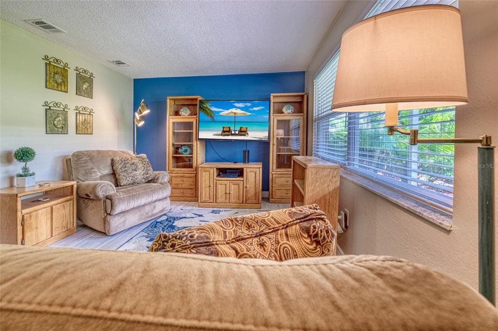10039 62ND AVENUE N UNIT 2 ST PETERSBURG, FL 33708