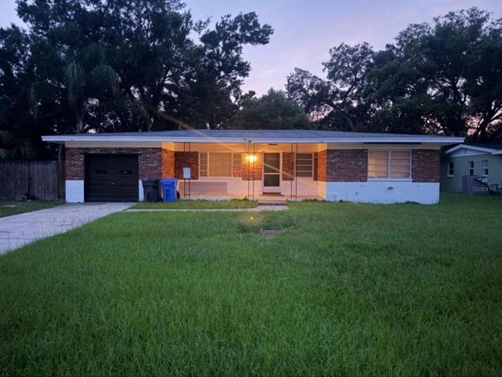 14812 N IRIS AVENUE TAMPA, FL 33613