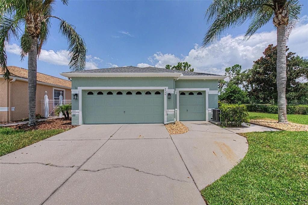 8046 PONKAN ROAD LAND O LAKES, FL 34637
