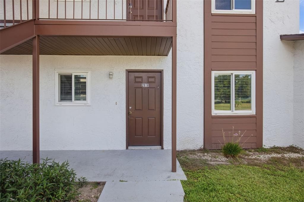 39132 COUNTY ROAD 54 UNIT 2018 ZEPHYRHILLS, FL 33542