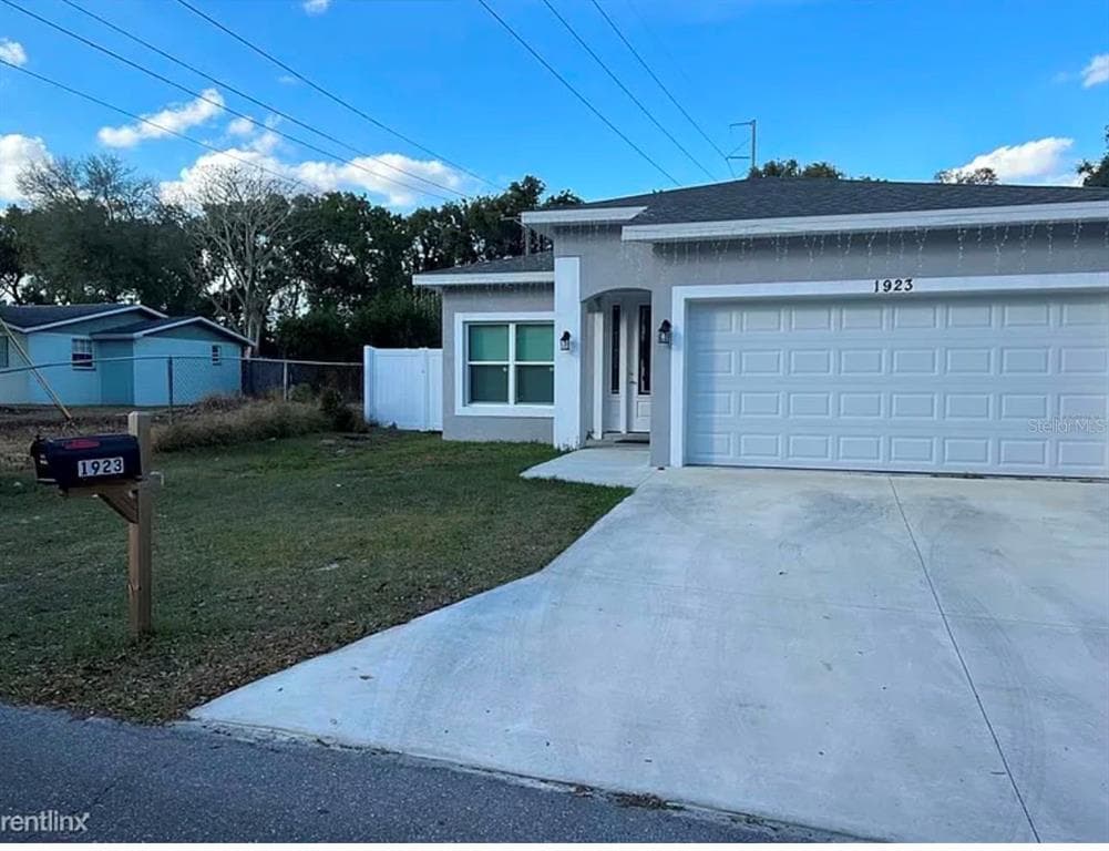 1923 W SKAGWAY AVENUE TAMPA, FL 33604